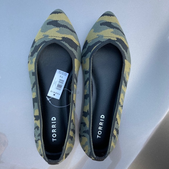 torrid Shoes - Size 7.5ww Camo point toe flats